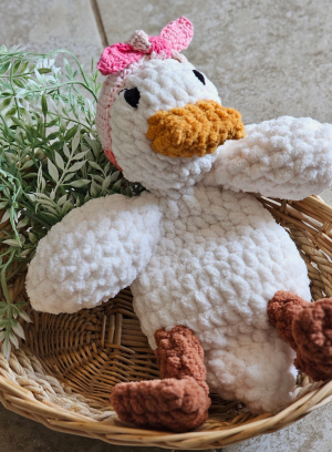 AW006 - Crochet Snuggle Animals - White Duck