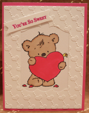 777c Valentine's Day - Bear Holding Heart